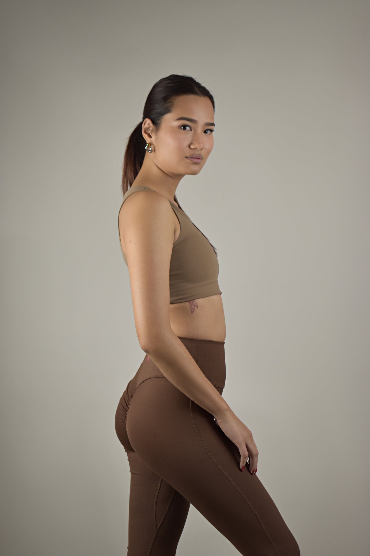 Seamless Asymmetric Style Gym Crop Top - Tan Brown