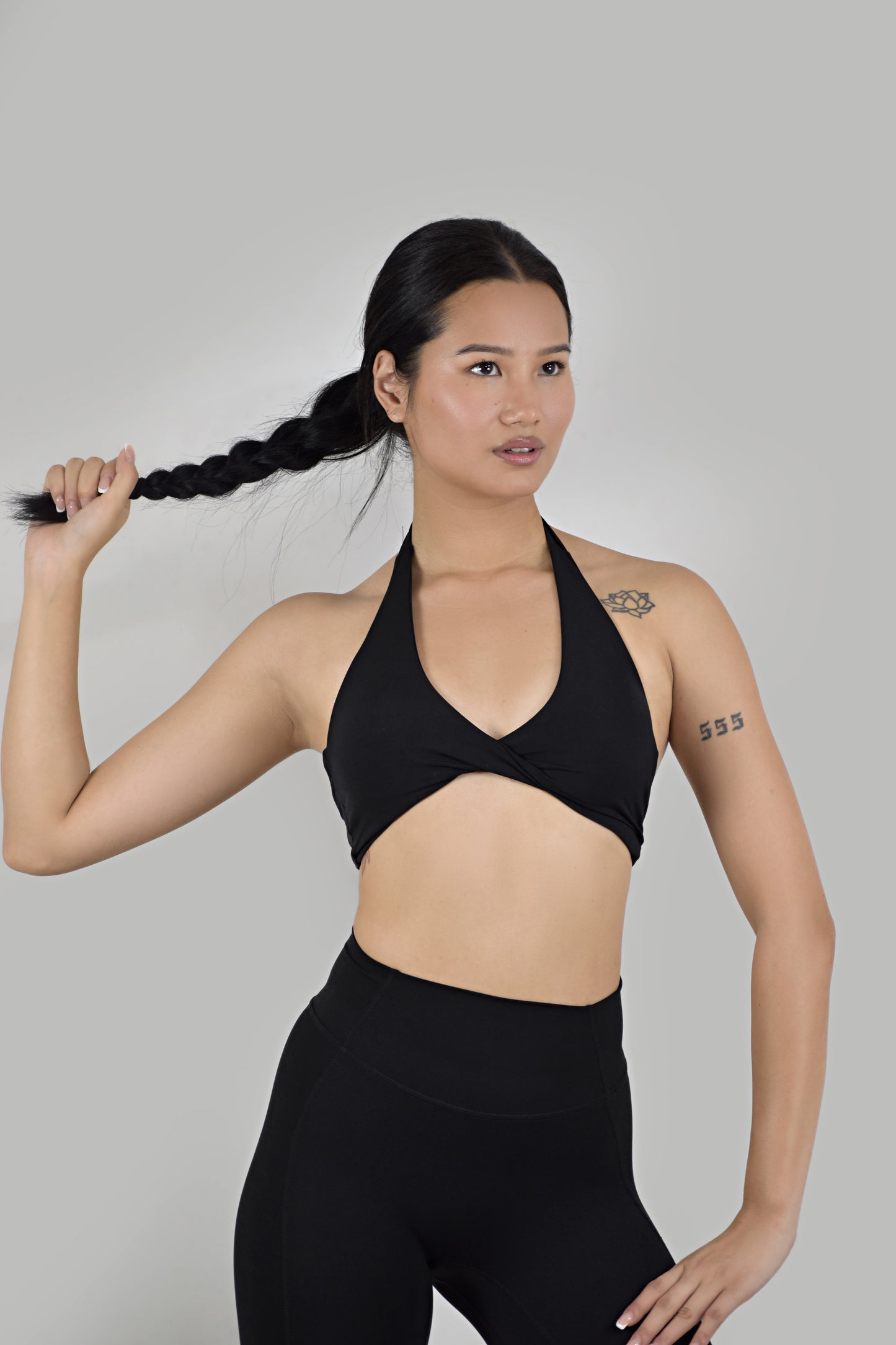 Front Twist Halter Neck Sports Bra - Black